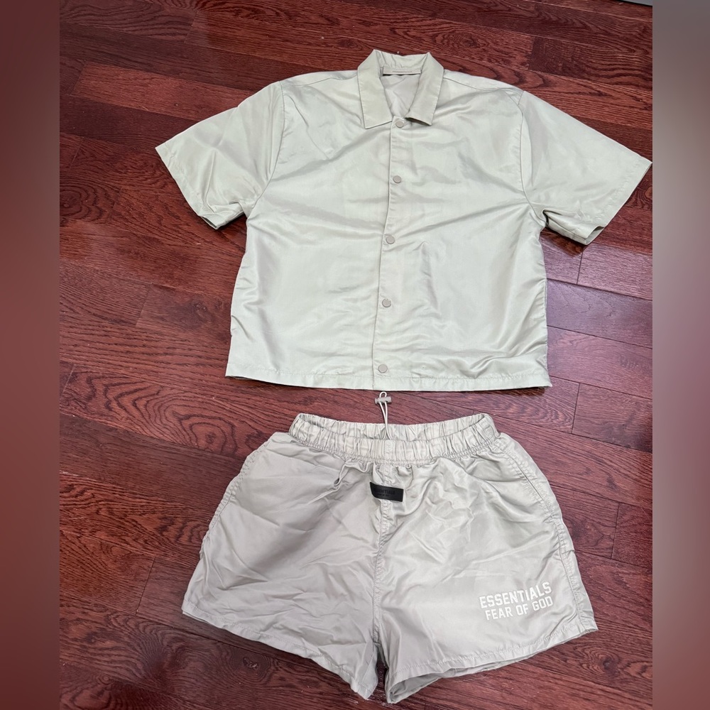Fear of god essentials set size 10/12